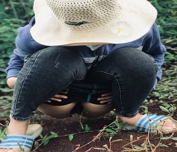 Cô gái Tây Nguyên và anh hàng xóm địt nhau ở bụi chuối