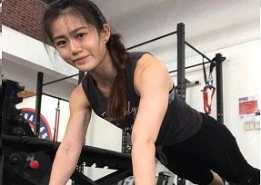 Gái xinh đi tập gym và địt nhau với HLV