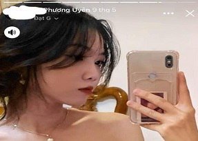 Phương Uyên dẫn em họ đi khách sạn địt nhau